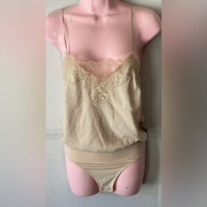 Express Beige Lace Trim Cami Bodysuit size XS thong snap spaghetti straps